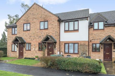 2 bedroom flat for sale, The Larches,  Carterton,  OX18