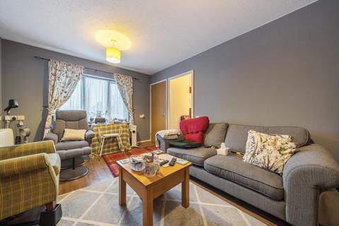2 bedroom flat for sale, The Larches,  Carterton,  OX18