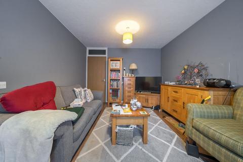 2 bedroom flat for sale, The Larches,  Carterton,  OX18