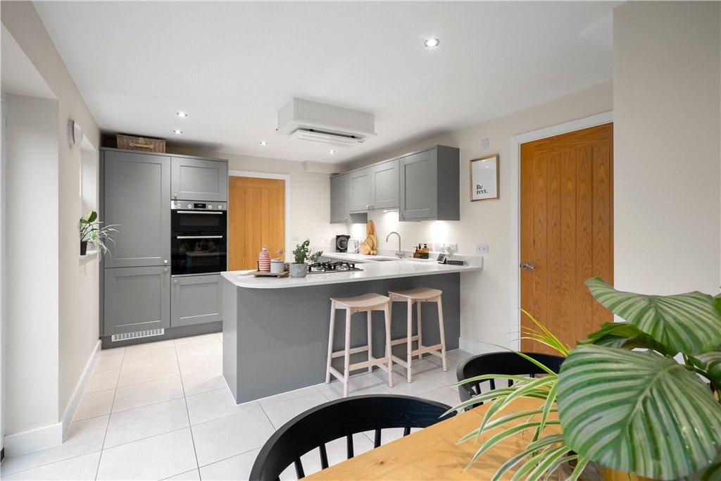Dining/Kitchen
