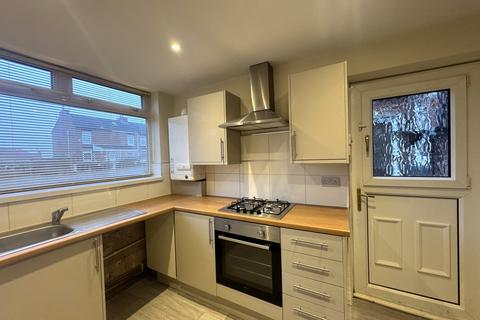 3 bedroom terraced house to rent, Chapel Street , Ryhill, Wakefield, WF4