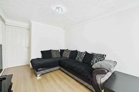 2 bedroom semi-detached house to rent, Amberton Road, Leeds