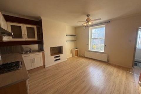 1 bedroom cottage for sale, Kilpin Hill Lane, Dewsbury, West Yorkshire. WF13 4BS