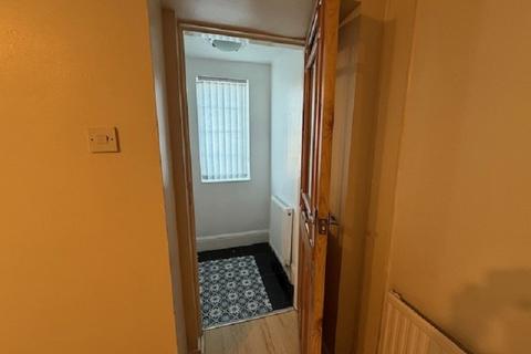 1 bedroom cottage for sale, Kilpin Hill Lane, Dewsbury, West Yorkshire. WF13 4BS