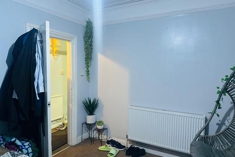 undefined, Ivy Road, Luton LU1