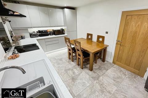 undefined, Manor Park, Kingswinford