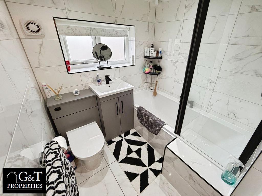 Family bathroom