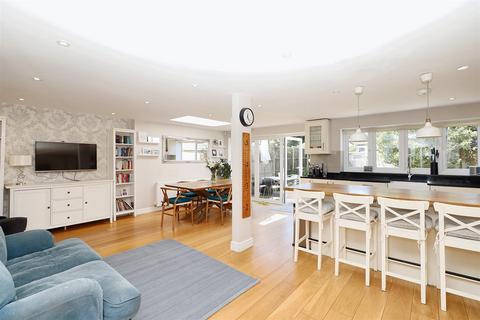 4 bedroom house for sale, Park Crescent, Elstree, Borehamwood