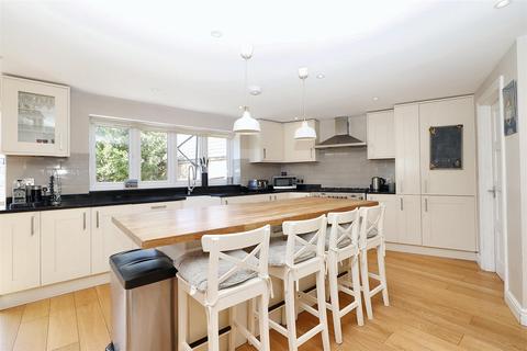 4 bedroom house for sale, Park Crescent, Elstree, Borehamwood