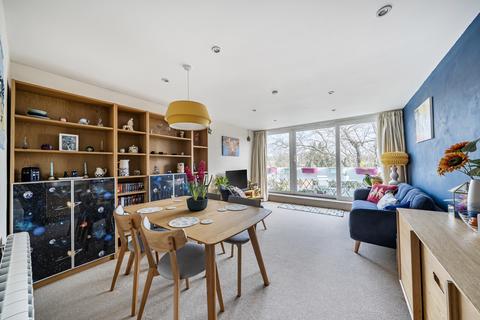2 bedroom flat for sale, Park Drive, Woking, Surrey, GU22