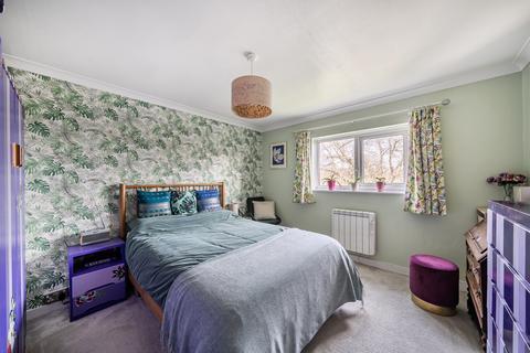 2 bedroom flat for sale, Park Drive, Woking, Surrey, GU22