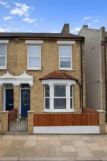 2 bedroom flat to rent, Denmark Street, Tottenham