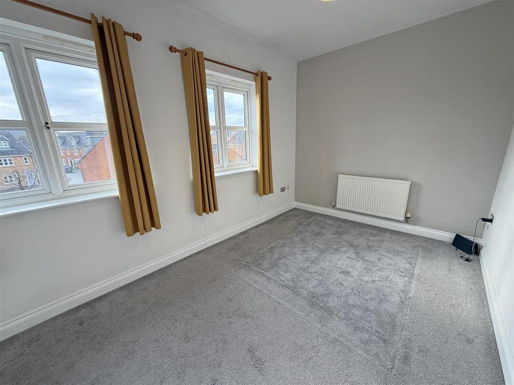 Bedroom 1.jpg