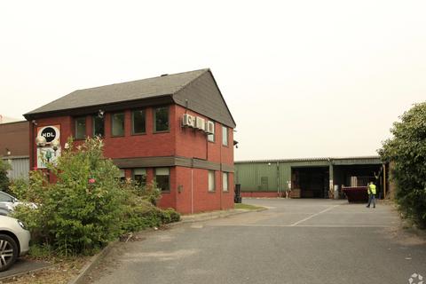 Warehouse to rent, Trafford Park Rd Manchester M17 1WH