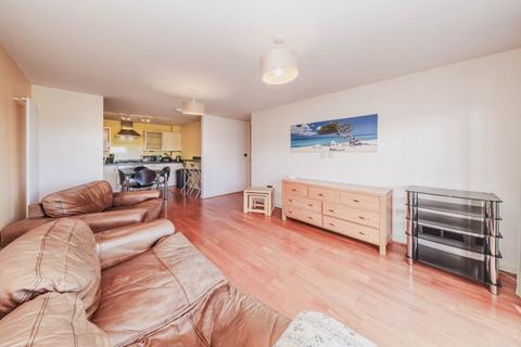 2 bedroom flat for sale, 2/5 Drybrough Crescent, Peffermill, Edinburgh, EH16