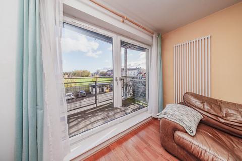 2 bedroom flat for sale, 2/5 Drybrough Crescent, Peffermill, Edinburgh, EH16