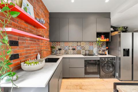3 bedroom terraced house to rent, Normanby Road, London NW10