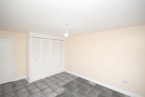 2 bedroom flat to rent, Greens Court, Wembley, Middlesex, HA9