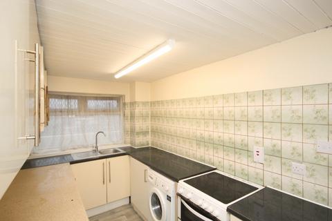 2 bedroom flat to rent, Greens Court, Wembley, Middlesex, HA9