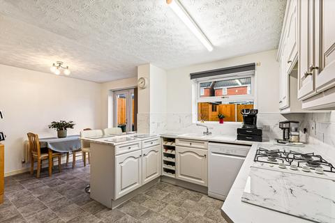 4 bedroom detached house for sale, Collins Close, Leicester, LE3