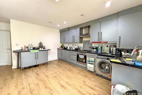 4 bedroom end of terrace house for sale, Pears Road, HOUNSLOW TW3