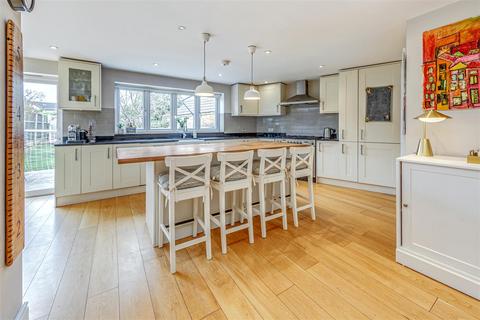 4 bedroom semi-detached house for sale, Park Crescent, Elstree