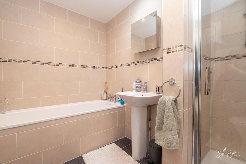 En-suite Bathroom