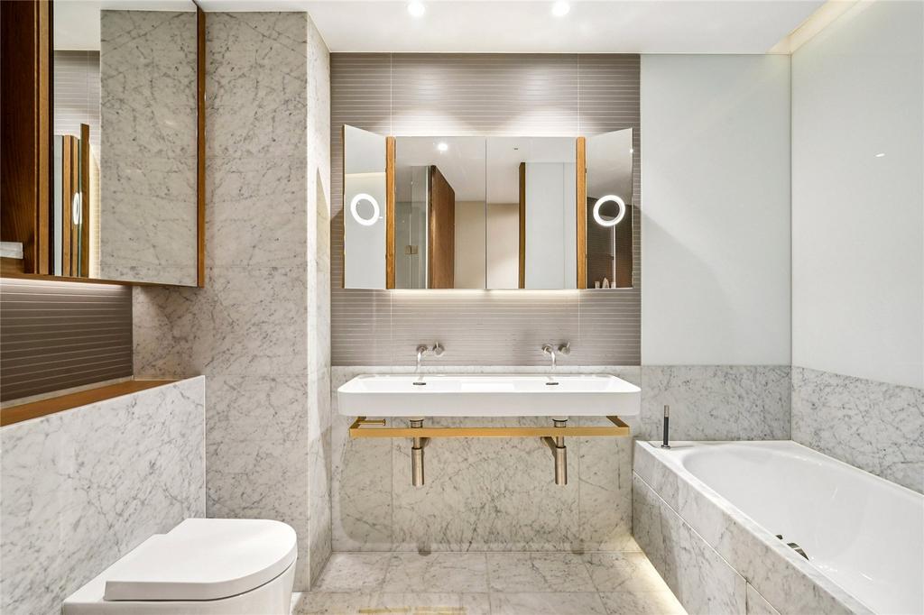 Principal Bathroom