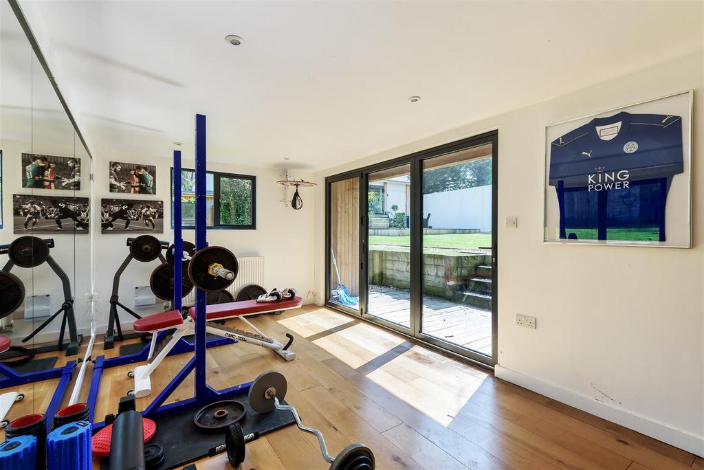 Outhouse/gym/office