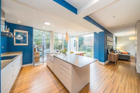 4 bedroom detached house for sale, Halliford Road, Shepperton TW17