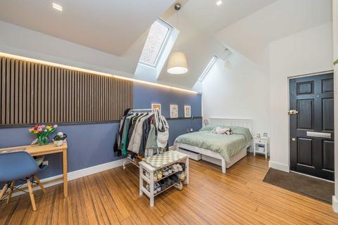 4 bedroom detached house for sale, Halliford Road, Shepperton TW17
