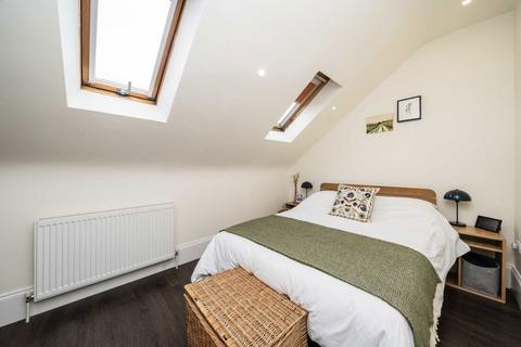 1 bedroom flat for sale, Fordhook Avenue, London W5