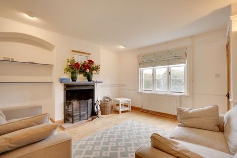 3 bedroom cottage for sale, Station Road, Newmarket CB8