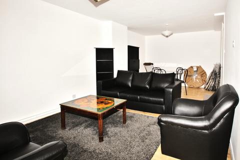 2 bedroom flat for sale, More Close, St Pauls Court, London, W14