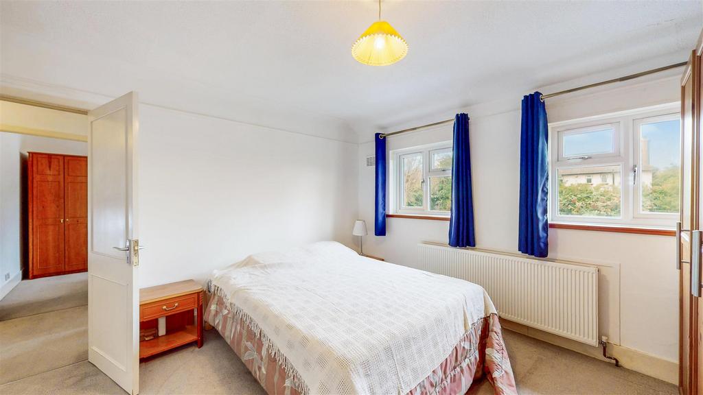 Bedroom 1.jpg