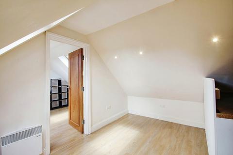 1 bedroom apartment to rent, Bathurst Walk, Richings Park SL0