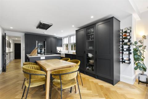 3 bedroom apartment for sale, Dornton Road, SW12