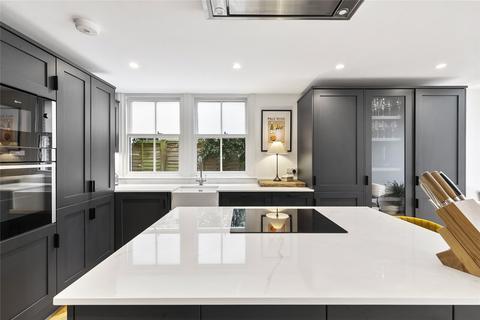 3 bedroom apartment for sale, Dornton Road, SW12