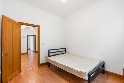 3 bedroom flat to rent, Wellington Road, Brighton BN2