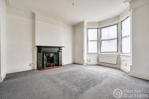 4 bedroom end of terrace house for sale, Basingstoke Road, Reading, Berkshire