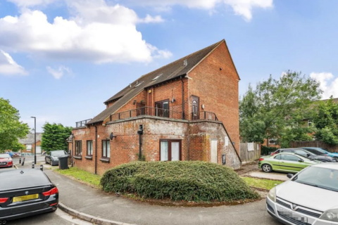 2 bedroom maisonette for sale, Emerald Court,  Slough, SL1