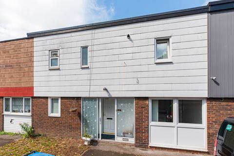 Farnham Gardens, Raynes Park SW20