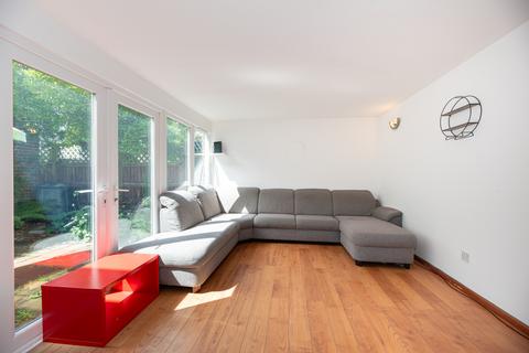 4 bedroom terraced house for sale, Farnham Gardens, Raynes Park SW20