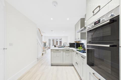 2 bedroom terraced house for sale, Orpington Road, Hertfordshire SG8
