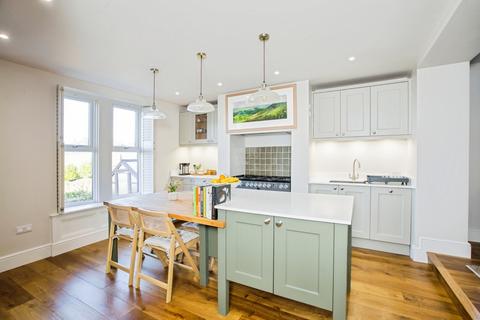 3 bedroom end of terrace house for sale, Keighley Road, Hebden Bridge HX7