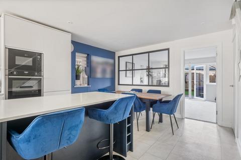 4 bedroom end of terrace house for sale, Iford Lane, Bournemouth, BH6 5