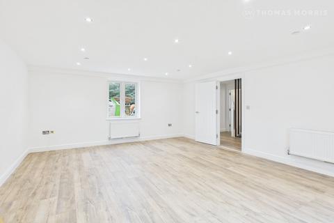 4 bedroom end of terrace house for sale, Windmill Row, Cambridgeshire PE19