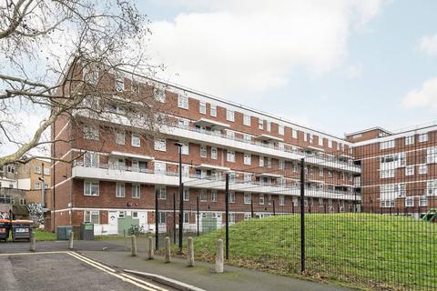 undefined, Fellows Court, Weymouth Terrace, Bethnal Green, London, E2