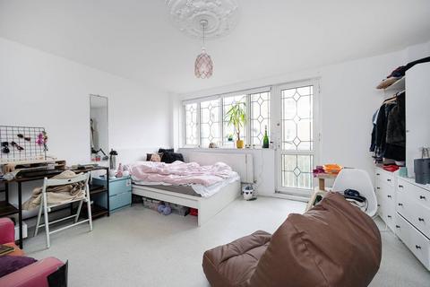 3 bedroom maisonette for sale, Fellows Court, Weymouth Terrace, Bethnal Green, London, E2