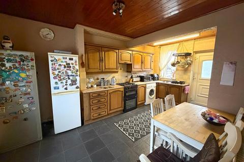 3 bedroom terraced house for sale, Longbottom Avenue, Silsden